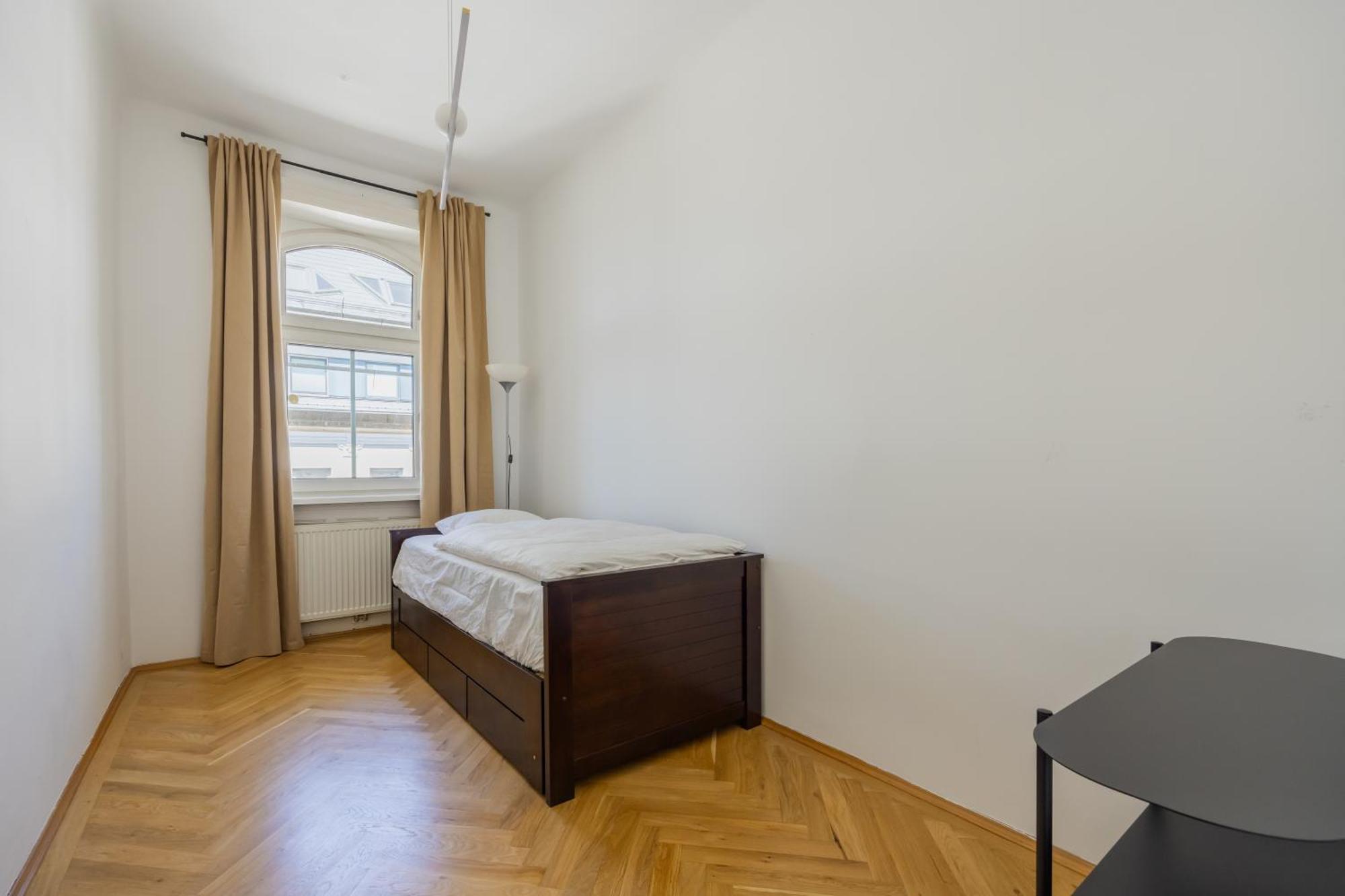 Apartamento Stylish Apartment: Metro Access, And Center In One